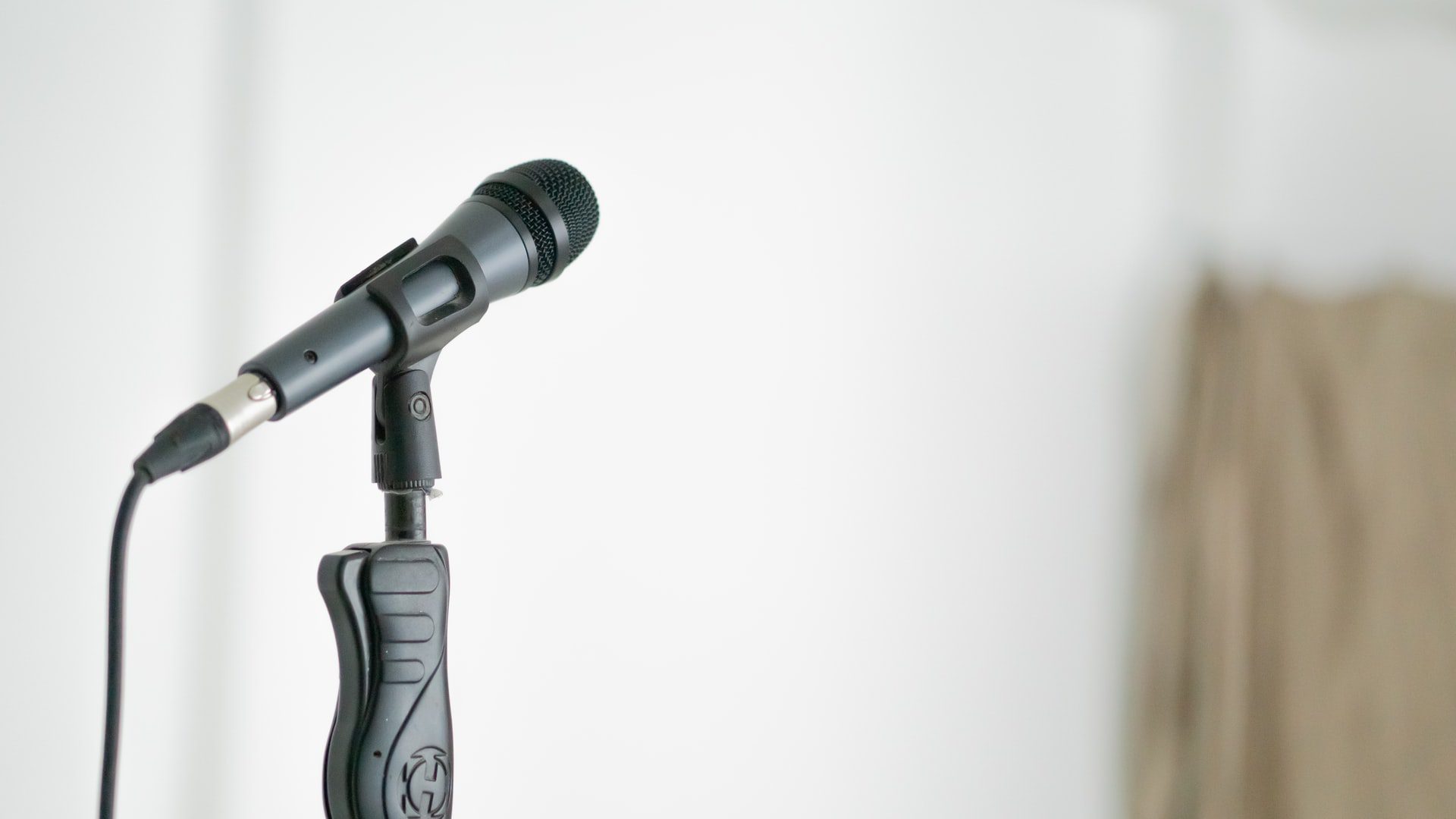 photo of a microphone